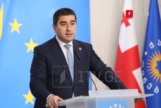 შალვა პაპუაშვილი – ოპოზიცია გუშინ დიდი ბრიტანეთის საელჩოში იყო, მე გუშინწინ კახეთში ვიყავი, რადგან ჩვენთვის ხელისუფლების წყარო ხალხია, ოპოზიციისთვის ხელისუფლების წყარო სხვადასხვა საელჩოა