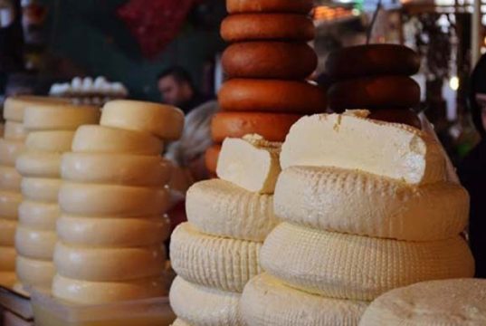 საქართველოში გასაყიდად გამოტანილი ყველი, ძირითადად, რძის ფხვნილისა და პალმის ზეთისგან დამზადებული მასაა, რომელიც ჯანმრთელობისთვის საზიანოა