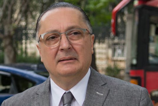 არნოხი დირბეგიშვილი – გურამ შარაძის მკვლელობაზე: „ავტომანქანის ნახევრად ჩაწეული ფანჯრიდან ვანო მერაბიშვილი აკვირდებოდა შემთხვევის ადგილს“