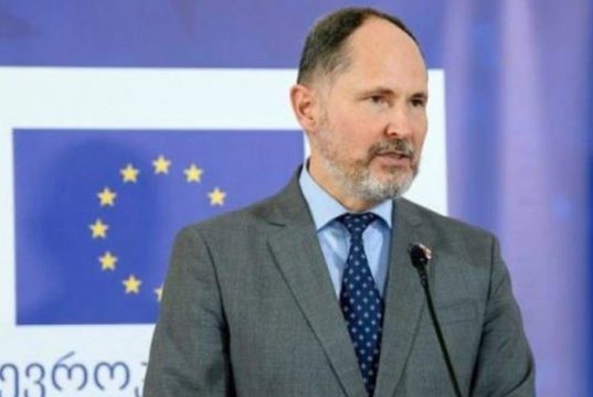 სახელმწიფო გადატრიალების  მცდელობიდან  3 კვირაზე მეტი გავიდა, მაგრამ  ევროკავშირის არც ერთ წარმომადგენელს არ უთქვამს, რომ ის, რაც მოხდა, დემოკრატია კი არა, დანაშაულია