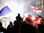 სირცხვილნარევი ღიმილი