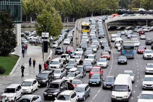 საქართველოში 1,5 მილიონ ადამიანს 10 წელზე მეტი ხნის ავტომობილი ჰყავს