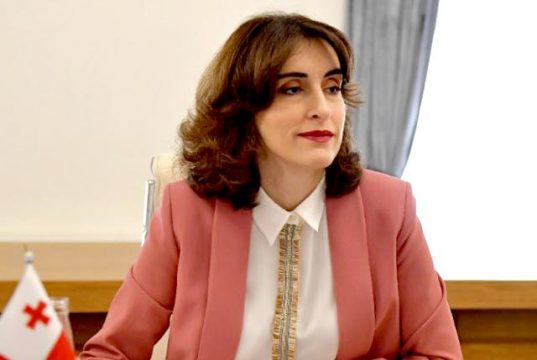 რა ვქნა, გული ცუდ რამეს მიგრძნობს! რა ვქნა, გული ცუდ რამეს მიგრძნობს!