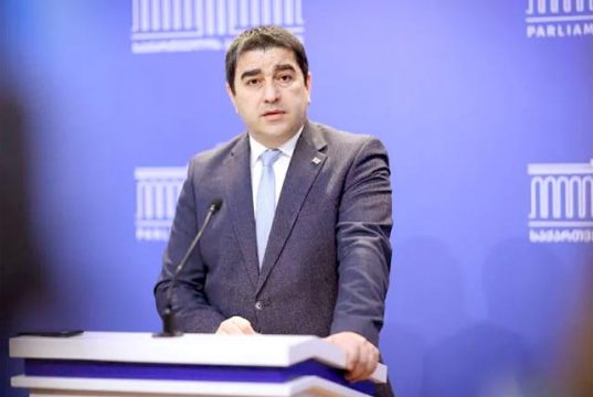შალვა პაპუაშვილი – ევროკავშირის გარეთ დარჩენა პატარა სახელმწიფოსთვის შესაძლოა, უფრო სასარგებლოც კი აღმოჩნდეს, რადგან მას, სულ მცირე, დამოუკიდებელი გადაწყვეტილების მიღების თავისუფლება შეუნარჩუნდება – ქრება წევრობის პოლიტიკური ხიბლი შალვა პაპუაშვილი - ევროკავშირის გარეთ დარჩენა პატარა სახელმწიფოსთვის შესაძლოა, უფრო სასარგებლოც კი აღმოჩნდეს, რადგან მას, სულ მცირე, დამოუკიდებელი გადაწყვეტილების მიღების თავისუფლება შეუნარჩუნდება - ქრება წევრობის პოლიტიკური ხიბლი