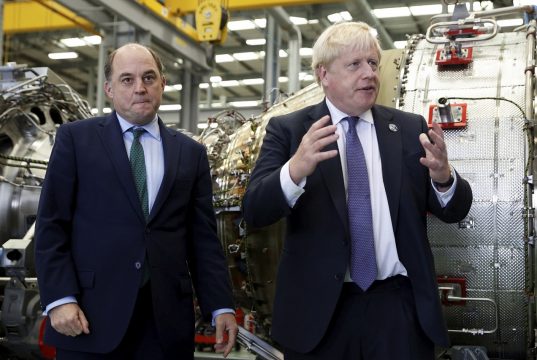 Sky узнал о планах Джонсона отправить министра обороны Британии в Москву