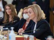 Глава МИД Великобритании усомнилась в суверенитете России над Ростовом и Воронежем