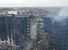 Небо, удерживаемой лапками