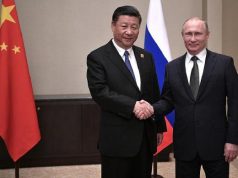 Путин и Си Цзиньпин поговорили по телефону накануне саммита БРИКС