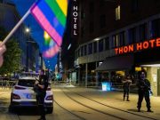 В центре Осло выходец и Ирана устроил стрельбу около гей-бара. Из-за этого в городе отменили ЛГБТ-парад