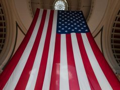 Hill: американцы больше не гордятся своей страной — и виноват в этом Байден