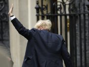 Борис против всех: более 30 членов правительства Британии ушли в отставку на фоне скандала в кабмине