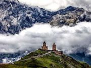 Удел Святой Богородицы Грузию можно спасти, только если удастся сплотить воедино и стар и млад и всем вместе стать неделимым целым!