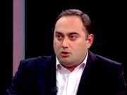 Зураб Кадагидзе – Келли Дегнан: Что значит «члены правящей партии несут медвежью услугу грузинскому народу»? Кто дал вам право обращаться к миллиону избирателей с угрозами? Зураб Кадагидзе