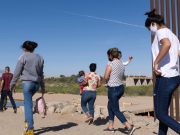 Washington Times: власти Техаса начали отправлять нелегалов автобусами в Нью-Йорк