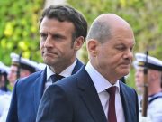 Politico: Макрон и Шольц ведут тайную борьбу с Польшей и Прибалтикой из-за России