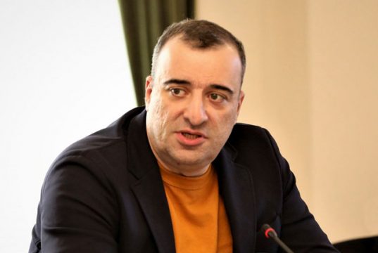 Рати Ионатамишвили: Думаю, в ближайшее время нашей команде будет необходимо собраться и обсудить вопросы, изложенные в письме четырех депутатов Рати Ионатамишвили