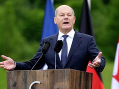 Шольц назвал важным прямое общение с Путиным