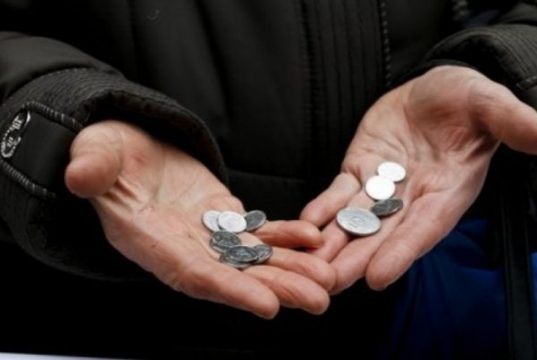 Если в стране двузначный показатель экономического роста, то почему не улучшается социально-экономическое положение населения?!