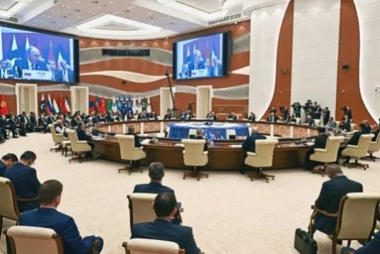 В Евразии может возникнуть самодостаточный геоэкономический комплекс: Федор Лукьянов — о том, как меняется мироустройство и что показал саммит ШОС