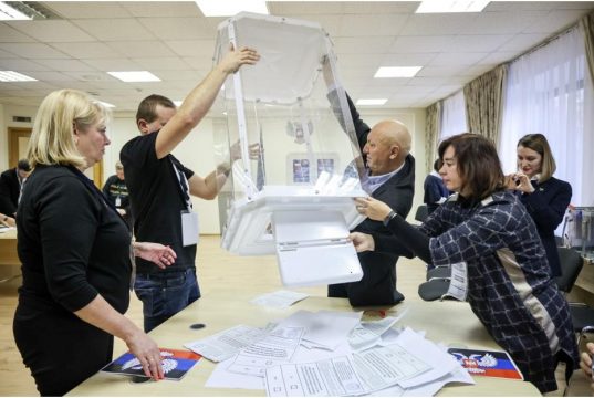 Жители Донбасса, Запорожья и Херсонщины большинством поддержали присоединение к РФ