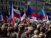 К дверям подступает зима, и Европа уже ежится в предвкушении повального холода