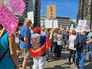 В Германии прошли митинги против поставок оружия на Украину. Шествие недовольных граждан началось от Кельнского собора