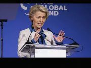 Урсула фон дер Ляйен начала угрожать итальянцам