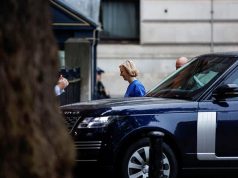 Более половины участников опроса в Великобритании поддержали отставку Трасс