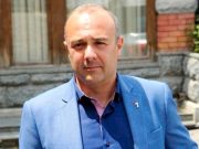 «Когда речь идет о работнике с зарплатой до 5000 лари, который уезжает из страны с семьей, это очень плохо» Ива Чкония