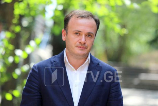 Ираклий Заркуа: Мы не смогли разделить поправку в резолюции о Саакашвили, которую поддержали всего 55 человек в зале на 600 человек, среди них были Хатия Деканоидзе и ее шантрапа Ираклий Заркуа