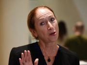 До Америки далеко!