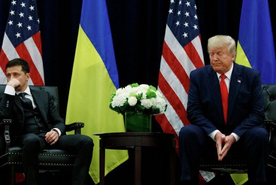 «Слоны» топчут Зеленского. Трамп может ослабить поддержку Киева