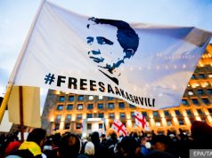 Запад превратил симулянта Саакашвили в таран против Грузии