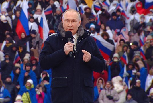 Путин на концерте в «Лужниках»: прямо сейчас бои идут на исторических рубежах России