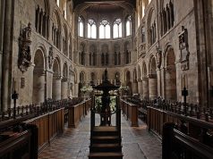 Переименование Бога» в англиканстве имеет отнюдь не теоретическую мотивацию