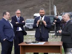 Джеймс Клеверли находился в поселке Одзиси, недалеко от линии оккупации