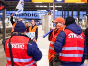 В Германии началась мегазабастовка на транспорте. Какие требования у профсоюзов?