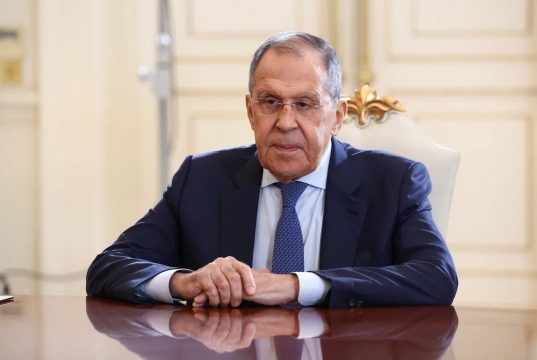 Лавров считает, что события в Грузии очень напоминают киевский «майдан»
