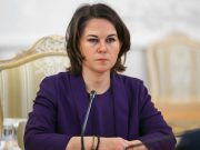 Пекин указал главе МИД ФРГ на переговоры как единственный путь решения конфликта на Украине