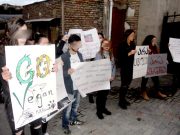 И что же вы предлагаете – признать нормальным, если двадцать человек начнут бегать по ресторанам и запрещать людям есть хинкали?..