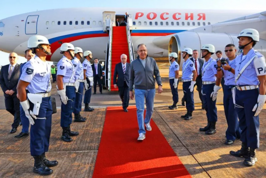 Лавров передал президенту Бразилии приглашение Путина посетить ПМЭФ