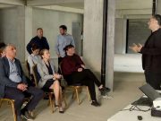 Американский посол на «гаражной разборке»