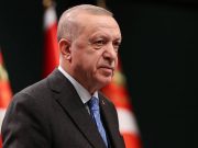 Президент Турции Реджеп Тайип Эрдоган по итогам телефонного разговора с Владимиром Зеленским выразил надежду на его встречу с президентом России Владимиром Путиным «без промедления» после переговоров в Стамбуле.