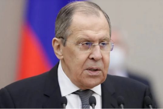 Лавров: Конфликт на Украине не закончится, пока Запад рассчитывает на поражение России руками Киева