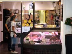 Узаконенный рацион бюргера: мучные черви, сверчки, личинки мусорного жука, но не больше 10 граммов в день