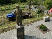 В ответ на нежелание закрыть «Ельцин-центр» коммунисты по России увековечивают Сталина