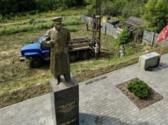 В ответ на нежелание закрыть «Ельцин-центр» коммунисты по России увековечивают Сталина