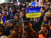 Украина грозит нам насильственной сменой власти, та самая Украина, граждане которой, обустроившись в Грузии, соревнуются между собой, кто больше выпьет пива и съест хинкали, но при этом прожужжали нам все уши: дескать, идите и воюйте за нашу страну