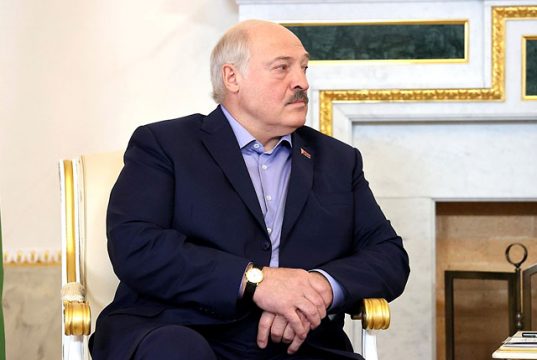 Лукашенко Путину: если нужно будет западному населению Украины, мы, конечно, будем их поддерживать. Естественно, я бы хотел, чтобы в этом плане Вы нас поддержали Лукашенко Путину: если нужно будет западному населению Украины, мы, конечно, будем их поддерживать. Естественно, я бы хотел, чтобы в этом плане Вы нас поддержали