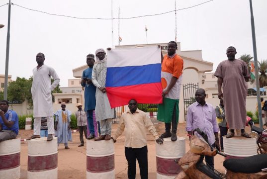ЭКОВАС закрывает границы с Нигером, грозит военным вмешательством